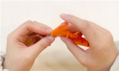 手工菊花的做法，幼儿园手工菊花的做法-图片3
