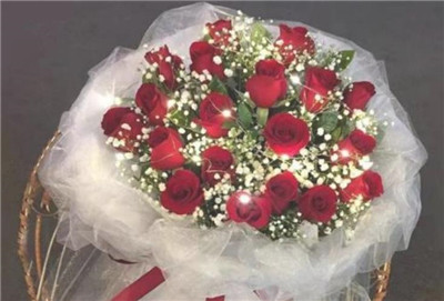 33朵玫瑰代表什么意思，33朵玫瑰送人代表什么意思-图片1