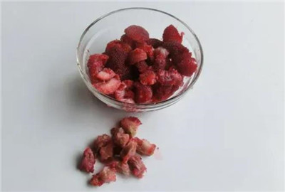 杨梅核是否能吃，杨梅核吞了怎么办-图片1