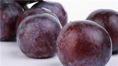 孕妇可以吃李子吗，孕妇吃李子的好处和注意事项-图片2