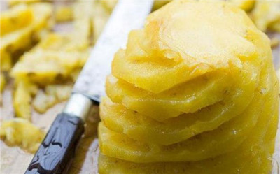 菠萝为什么要用盐水泡,吃菠萝的好处有哪些-图片1