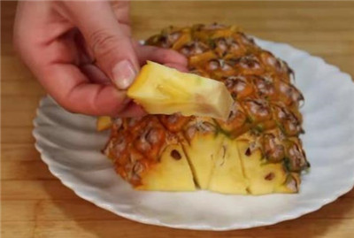 菠萝和鸡蛋可以一起吃吗,菠萝和什么一起吃对身体好-图片2