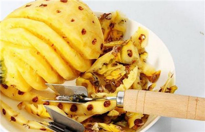 菠萝为什么要用盐水泡,吃菠萝的好处有哪些-图片2