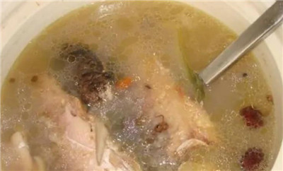 通草鲫鱼汤的做法大全，通草鲫鱼汤的功效和作用及禁忌-图片2